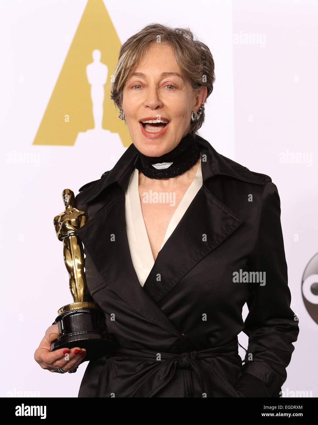 Milena Canonero dans la salle de presse pour la 87e soirée des Oscars Oscars 2015 - Press Room 3, le Kodak Theater à Hollywood et Highland Center, Los Angeles, CA, le 22 février 2015. Photo par : James Atoa/Everett Collection Banque D'Images