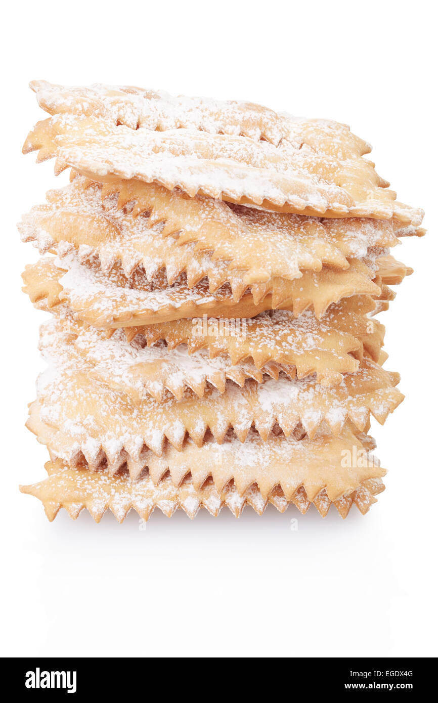 Chiacchiere carnaval italien, tas de pâtisserie sur blanc Banque D'Images