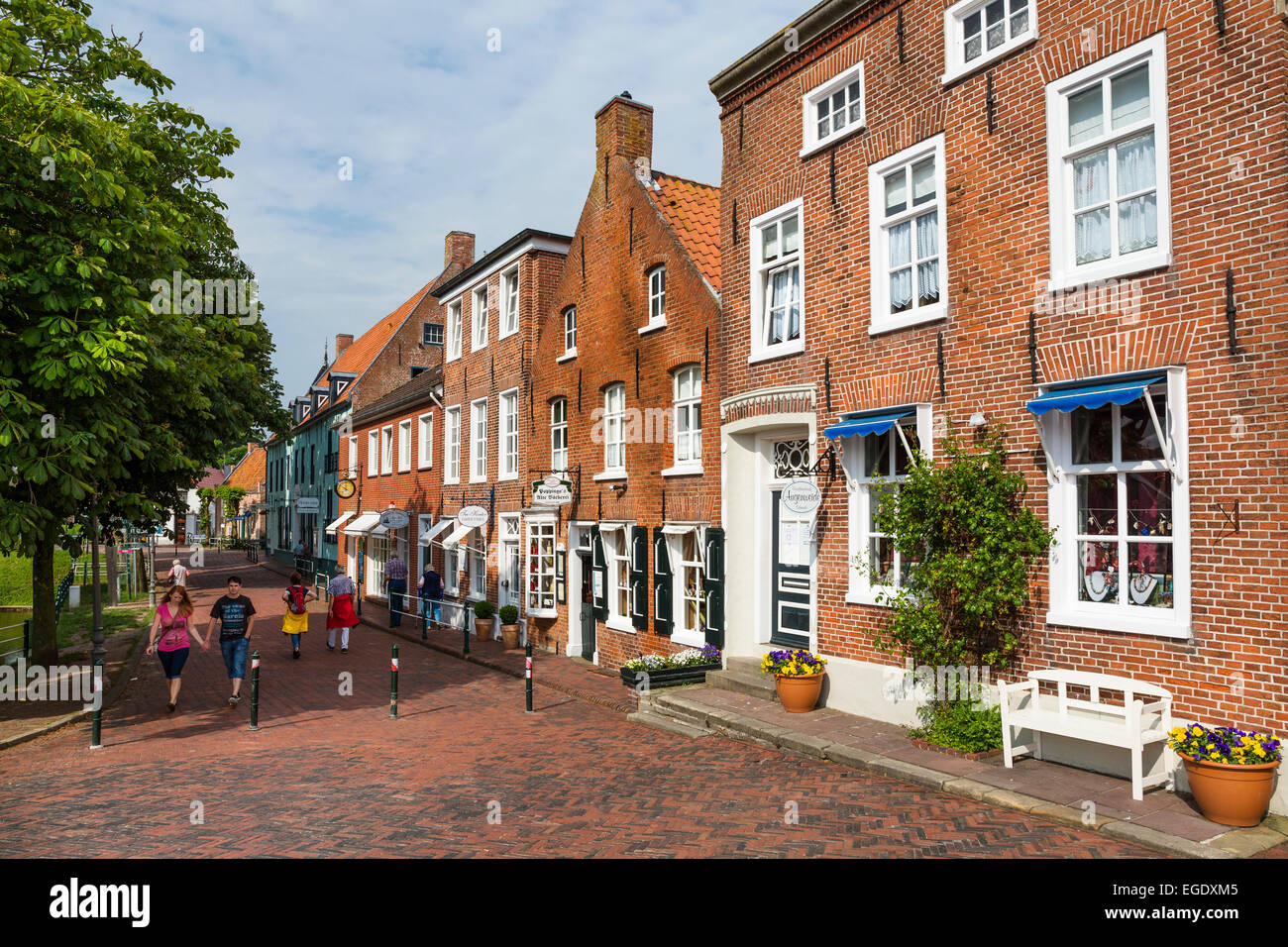 Maisons près du port de Greetsiel, Basse-Saxe, Allemagne, Europe Banque D'Images