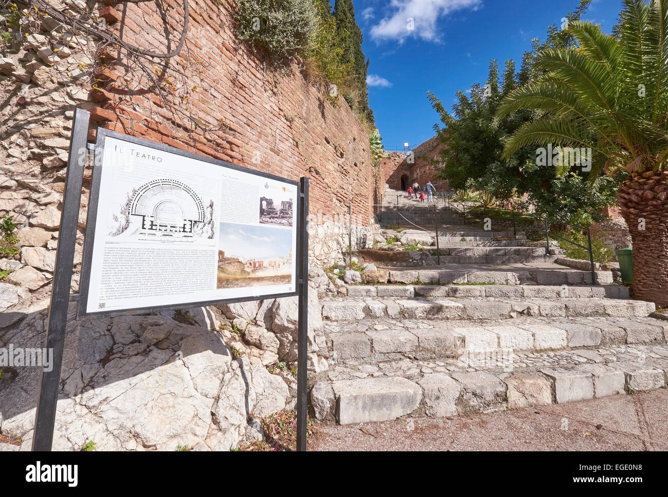 Amphithéâtre de Taormina, Sicile, Italie. L'Italien du Tourisme, vacances et voyages Destination. Banque D'Images