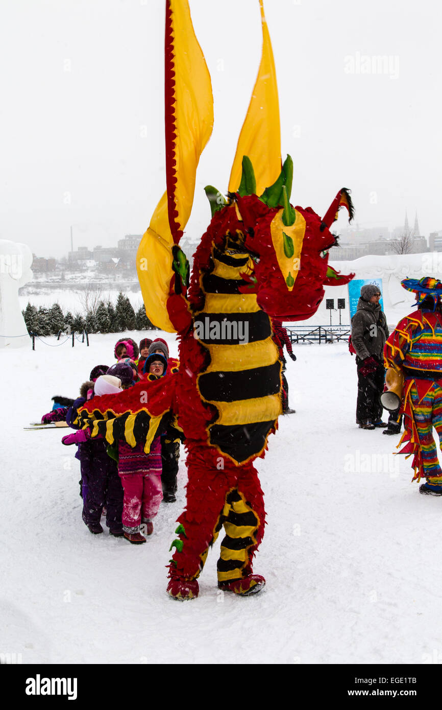 Le bal de Festival. Snowflake Kingdom Parc Jacques Cartier Gatineau (Québec) Canada. Banque D'Images