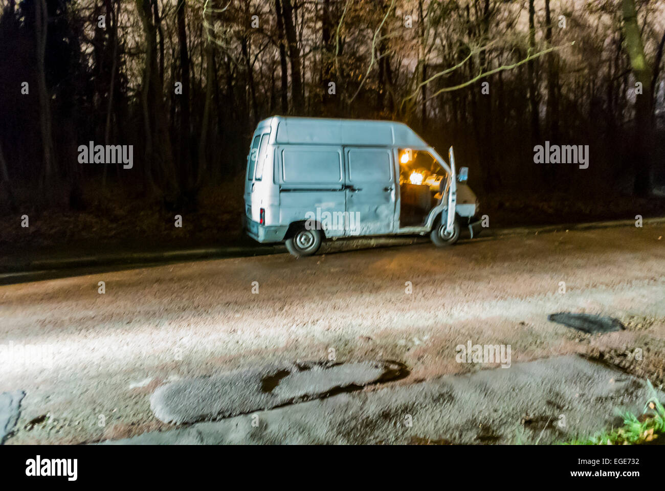 Paris, France, prostitution, travailleurs du sexe Van sur place à Bois de  Vincennes Park, sur route déserte la nuit, travail du sexe europe,  travailleurs sociaux Photo Stock - Alamy