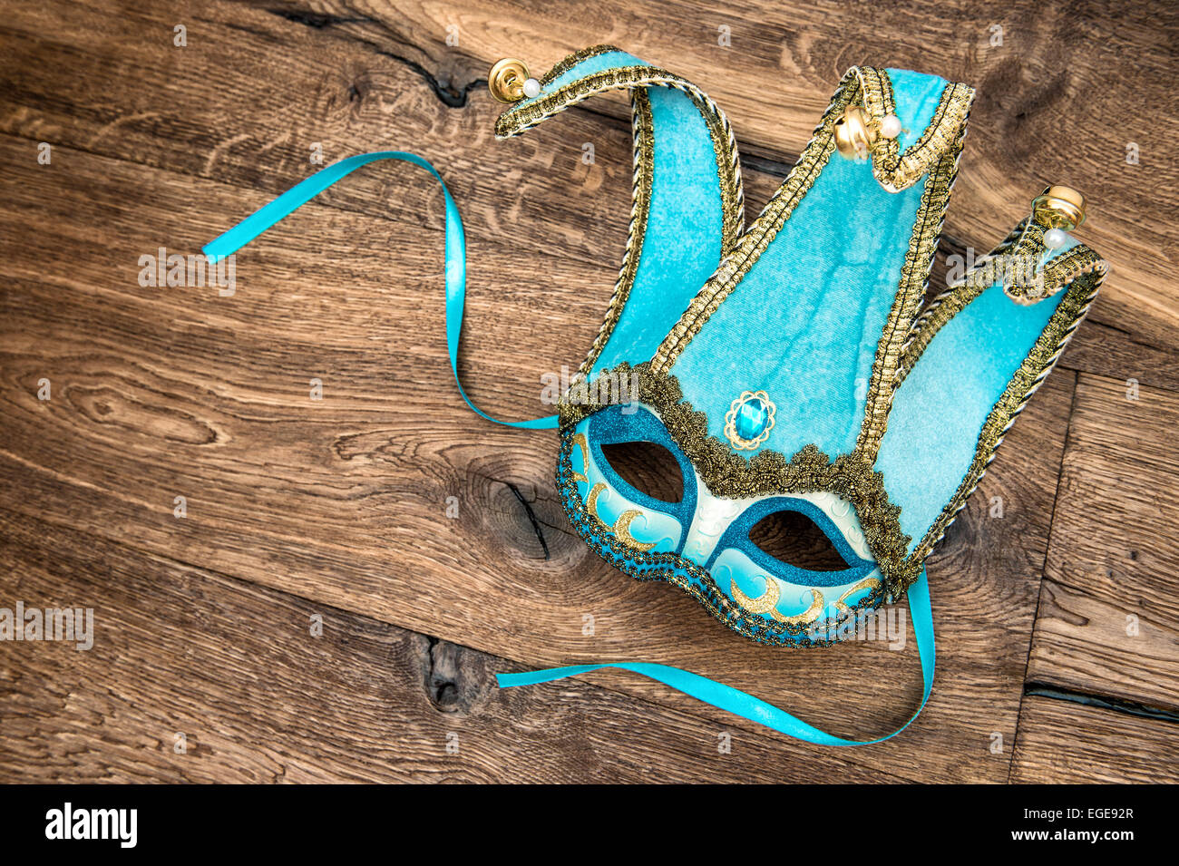 Masque de carnaval bleu arlequin. Jours fériés l'arrière-plan. Symbole de masque de Venise festival Banque D'Images