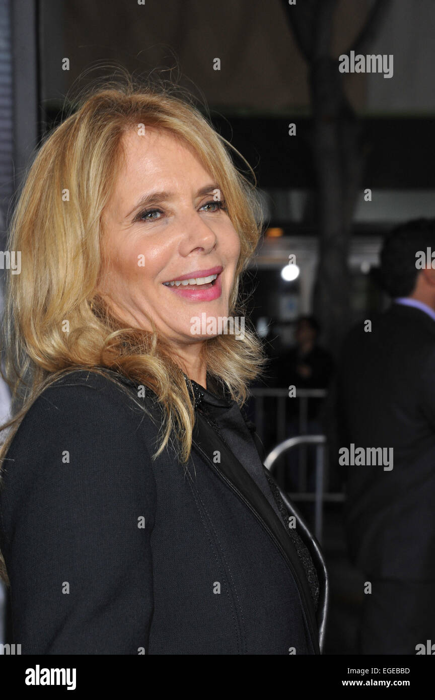 LOS ANGELES, CA - 24 février 2014 : Rosanna Arquette lors de la première mondiale de "Non-Stop" au Regency Village Theatre, Westwood. Banque D'Images