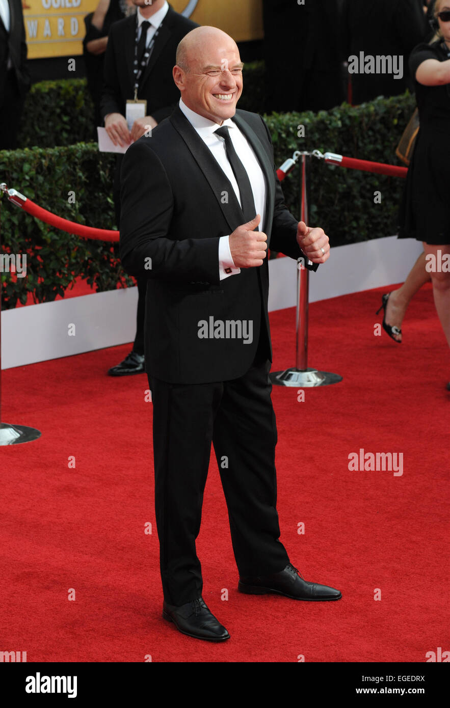 LOS ANGELES, CA - le 18 janvier 2014 : Dean Norris lors de la 20e assemblée annuelle des Screen Actors Guild Awards au Shrine Auditorium. Banque D'Images