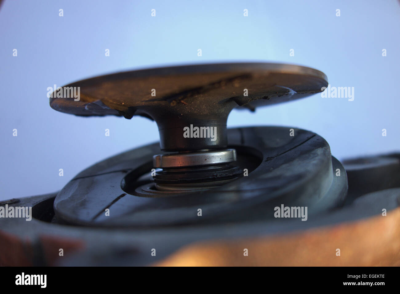 La pompe à eau n'Ford Focus - Roues en plastique entièrement dépouillés -  wagon a fonctionné normalement mais n'a pas réussi à travailler en raison  de chauffage Photo Stock - Alamy