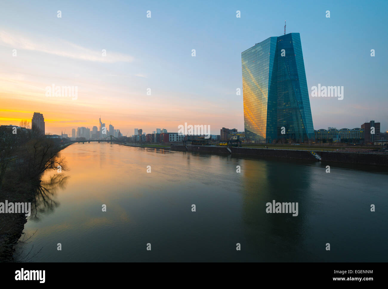 Le nouveau siège de la Banque centrale européenne, BCE, au coucher du soleil, Frankfurt am Main, Hesse, Allemagne Banque D'Images