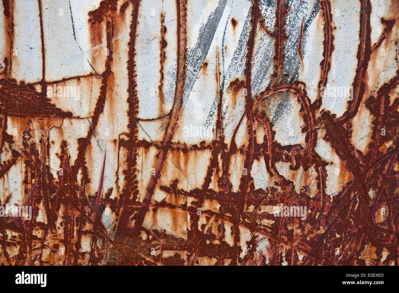 Plaque de métal rouillé avec les voies. Peut être utilisé comme arrière-plan Banque D'Images