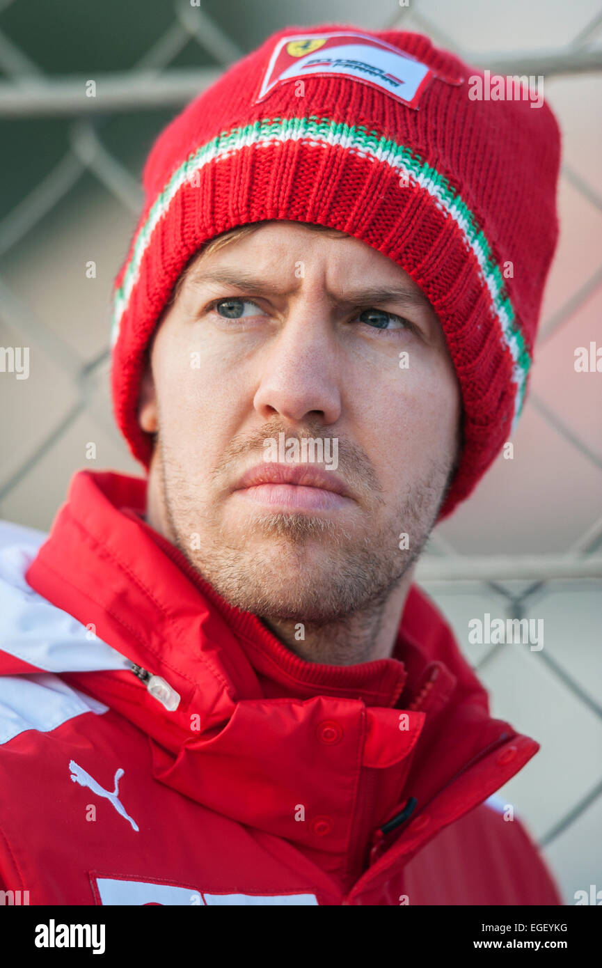 L'ancien champion du monde Sebastian Vettel (GER), la Scuderia Ferrari, à l'écart de la piste de course Circuit de Catalunya. Banque D'Images