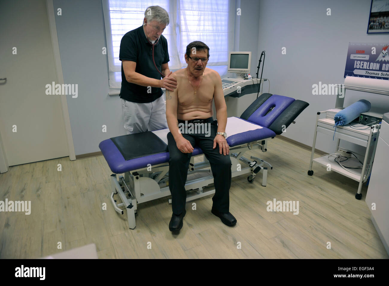 Même une famille de la pratique d'un médecin généraliste peut être une bonne spécialisation. Ce GP est une grande ville de l'un des principaux sports medicin Banque D'Images
