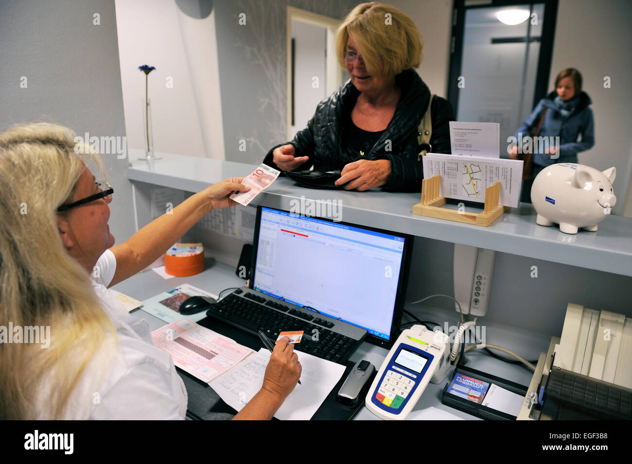 Même une famille de la pratique d'un médecin généraliste peut être une bonne spécialisation. Ce GP est une grande ville de l'un des principaux sports medicin Banque D'Images