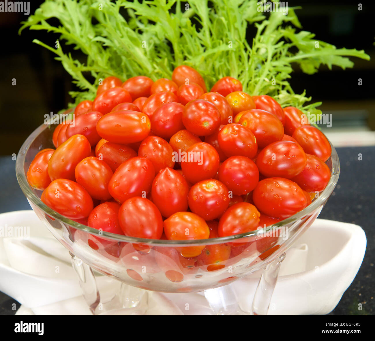 Sweet tomatoes et de légumes dans un bol Banque D'Images
