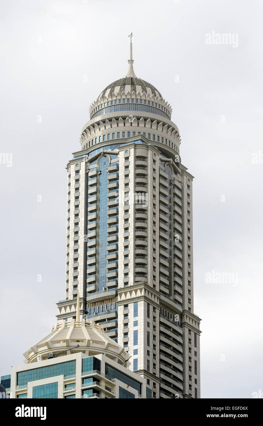 Marina 101 tower in dubai marina Banque de photographies et d’images à haute résolution Alamy