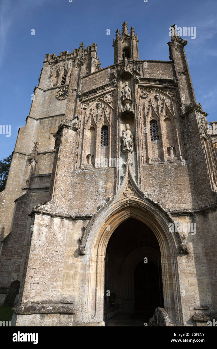 Porte principale de Saint Pierre et Saint Paul church, Northleach, Cotswolds, Gloucestershire, Angleterre, Royaume-Uni, Europe Banque D'Images