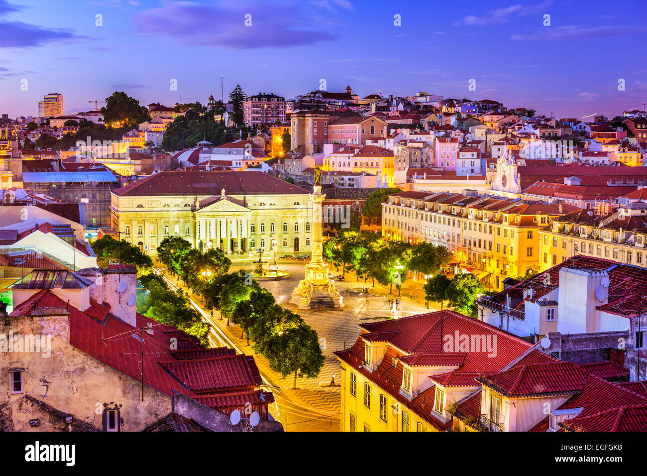 Lisbonne, Portugal Pombaline skyline de district sur la place Rossio. Banque D'Images