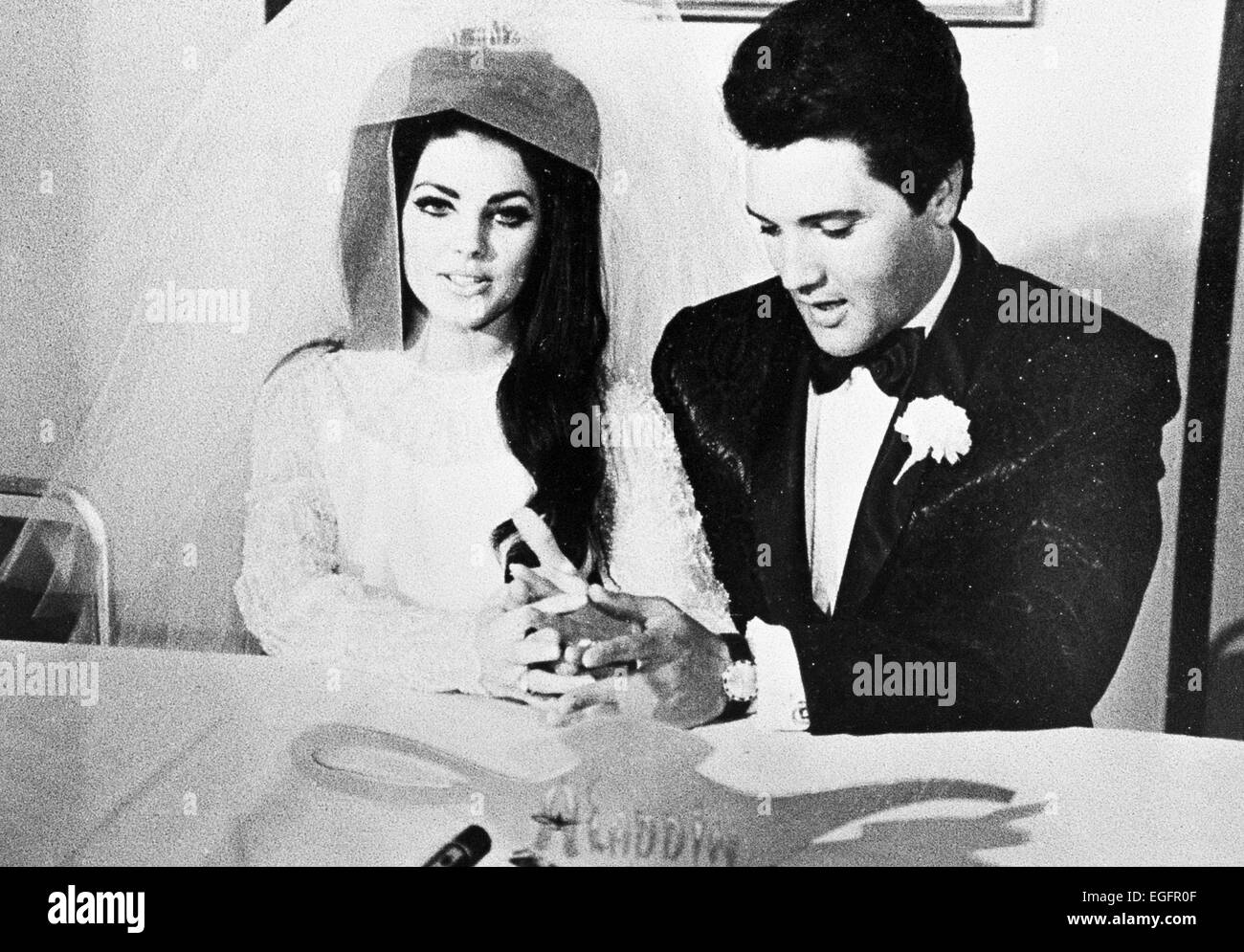 LAS VEGAS, NV - 10 NOVEMBRE - Elvis et Priscilla Presley Mariage à l'hôtel Aladdin, Las Vegas, Nevada, le 10 novembre 1997. Banque D'Images