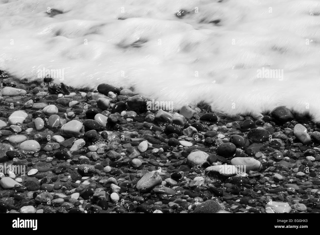 La plage de galets de Chypre en été Banque D'Images
