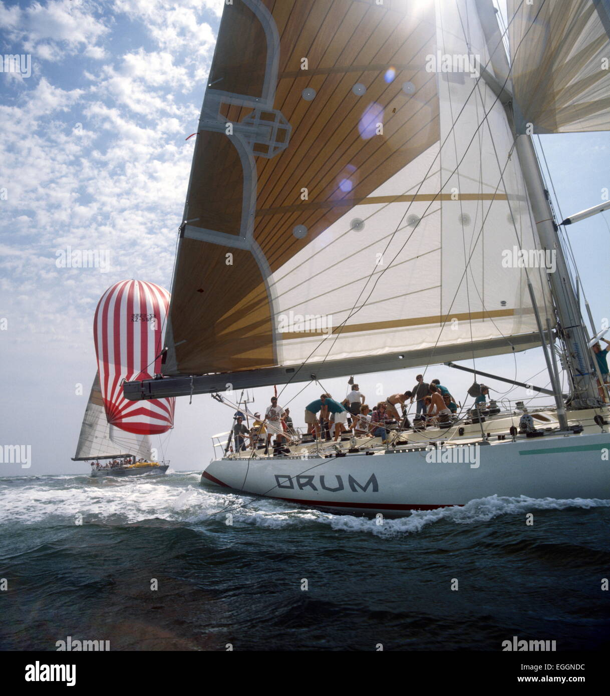 AJAXNETPHOTO. 1985. SOLENT, en Angleterre. - WHITBREAD ROUND THE WORLD RACE - SIMON LE BON TAMBOUR DU 77FT CONÇU PAR RON HOLLAND. PHOTO : JONATHAN EASTLAND / AJAX REF:853028 Banque D'Images