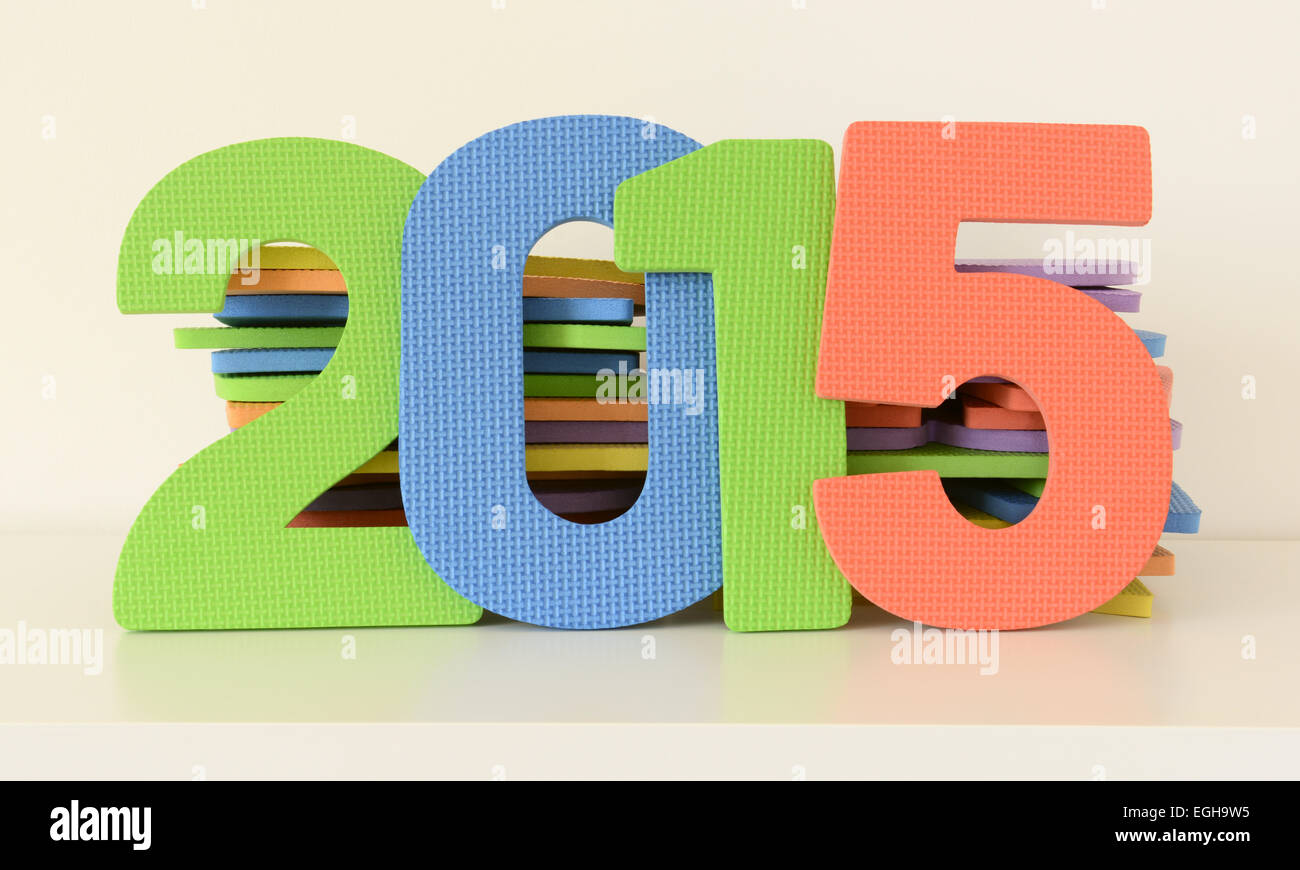 Les numéros de 2015 de couleur avec télévision jouets nombre de mousse Banque D'Images Les numéros de 2015 de couleur avec télévision jouets nombre de mousse Banque D'Images