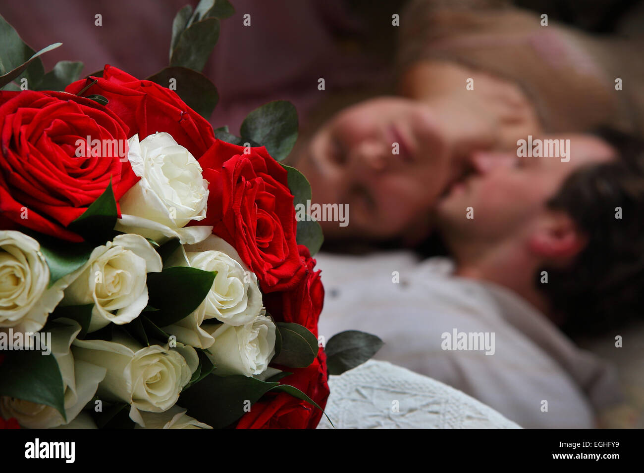 Homme Femme Amoureux Il Elle La Passion L Amour Les Relations La Reciprocite La Tendresse Photo Stock Alamy Homme Femme Amoureux Il Elle La Passion L Amour Les Relations La Reciprocite La Tendresse Photo Stock Alamy