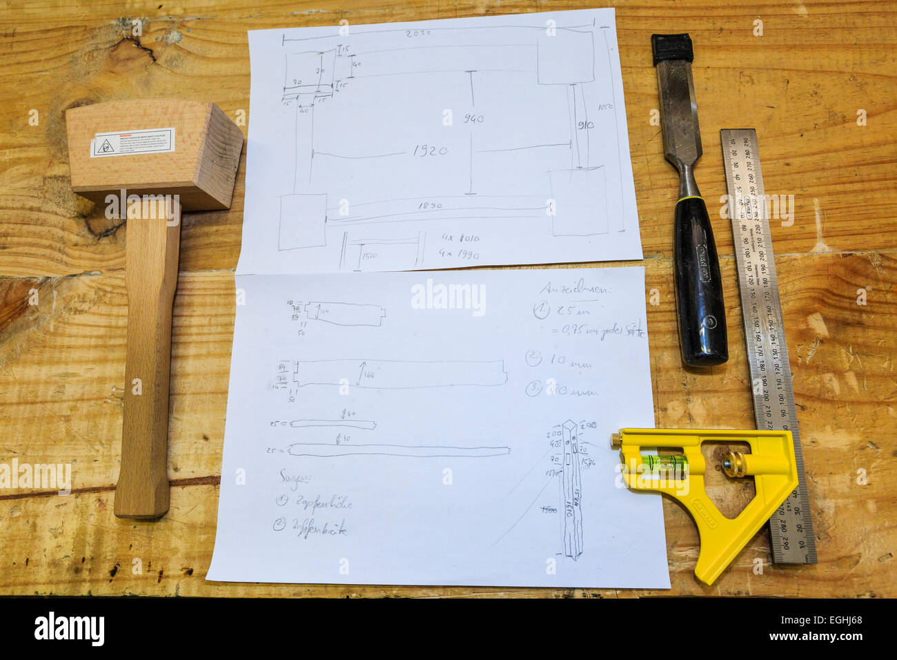 Outils de travail du bois et un plan de construction Banque D'Images