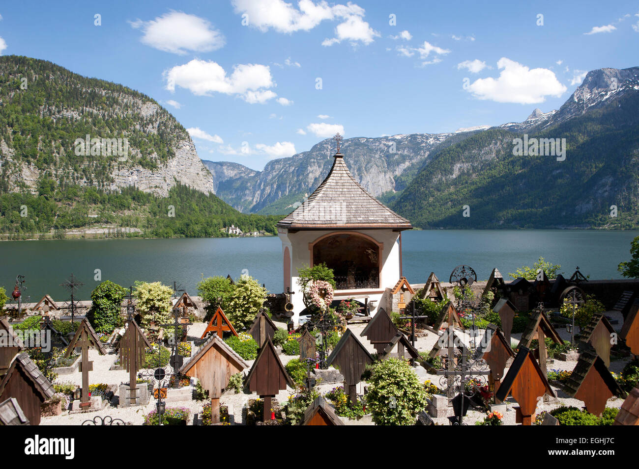 Cimetière, le lac de Hallstatt ou le lac Hallstätter See, l'UNESCO Site du patrimoine mondial, culturel de Hallstatt-Dachstein Salzkammergut Banque D'Images