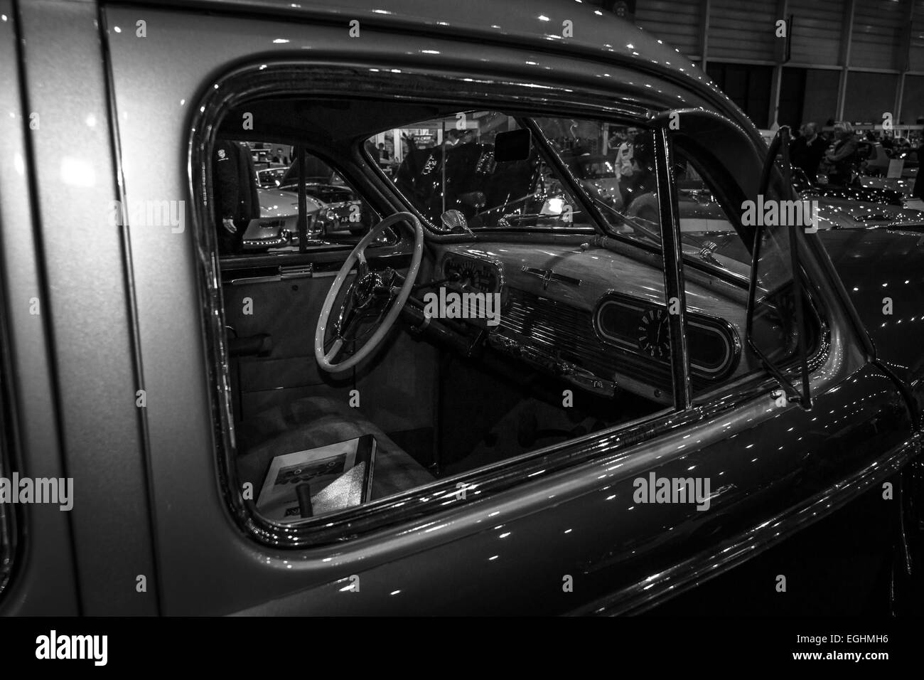 Cabine d'un berline Oldsmobile 98 De Luxe, 1941. Le noir et blanc Banque D'Images