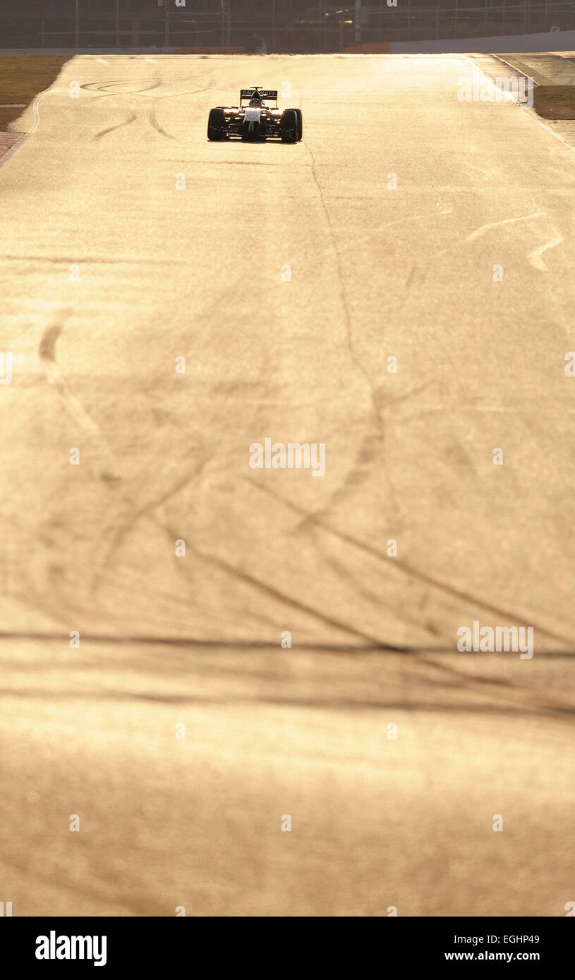 Circuit de Montmelo près de Barcelone, Espagne 19.-22,2.15, la formule 1 essais -- course de voiture de course en bas de la voie Banque D'Images