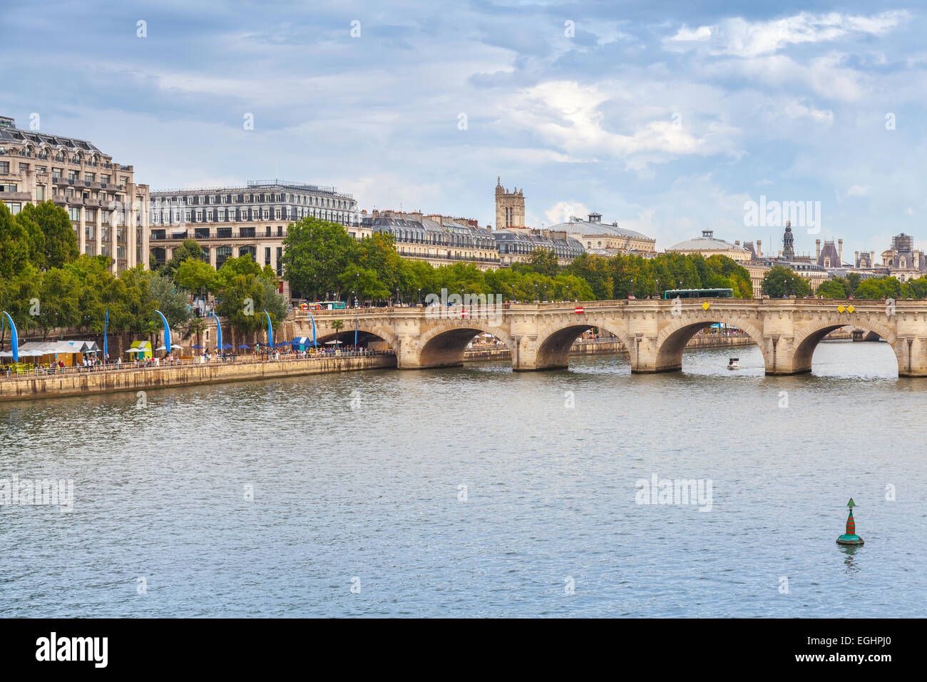 Pont Neuf, le plus ancien pont sur Seine à Paris, France Banque D'Images