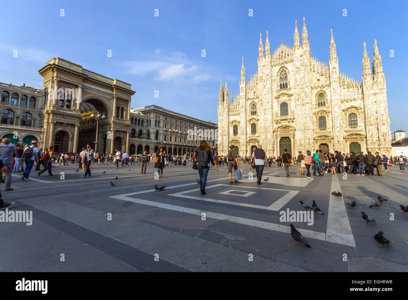 L'Italie, Lombardie, Milan, Piazza Duomo Banque D'Images