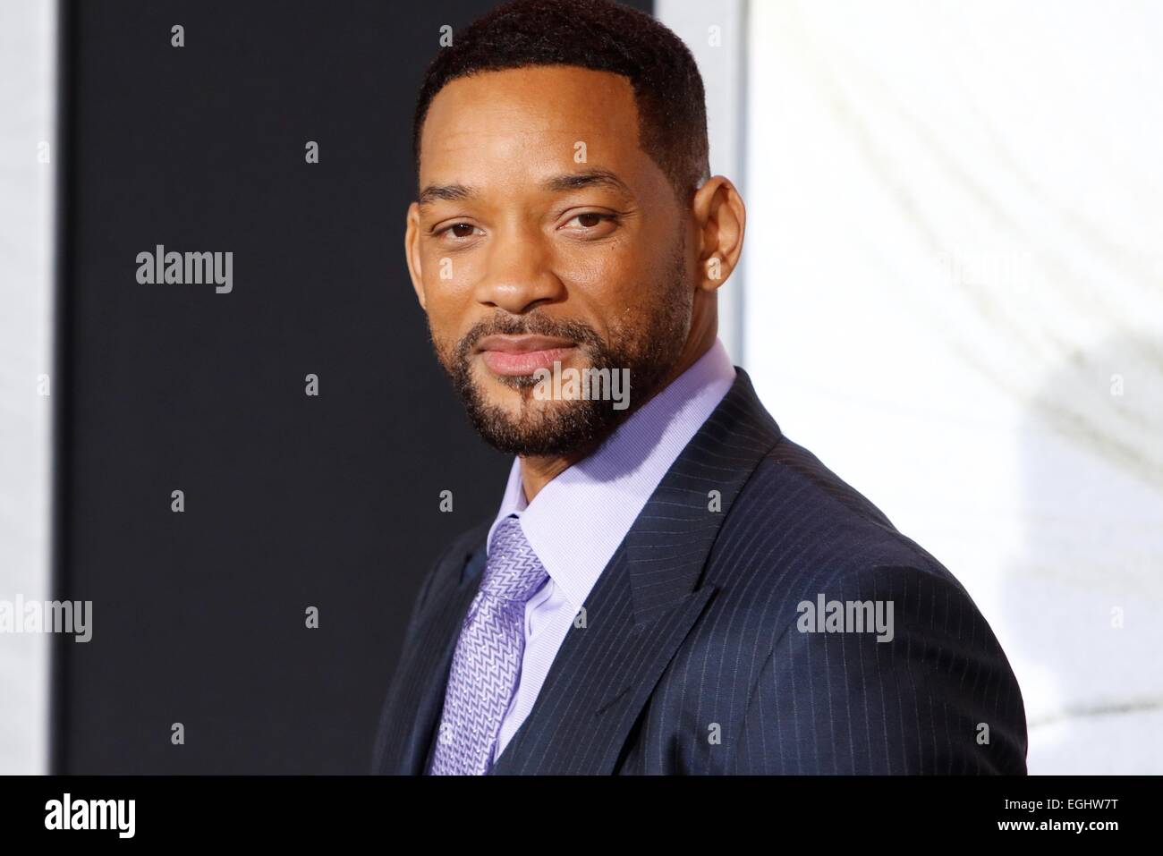 Hollywood, Los Angeles, Californie, USA. Feb 24, 2015. L'acteur américain Will Smith acteur et arrive à la première mondiale de Warner Bros Pictures 'Focus' au théâtre chinois de Grauman à Hollywood, Los Angeles, Californie, USA, 24 février 2015. Photo : Hubert Boesl /dpa - PAS DE FIL - SERVICE/dpa/Alamy Live News Banque D'Images