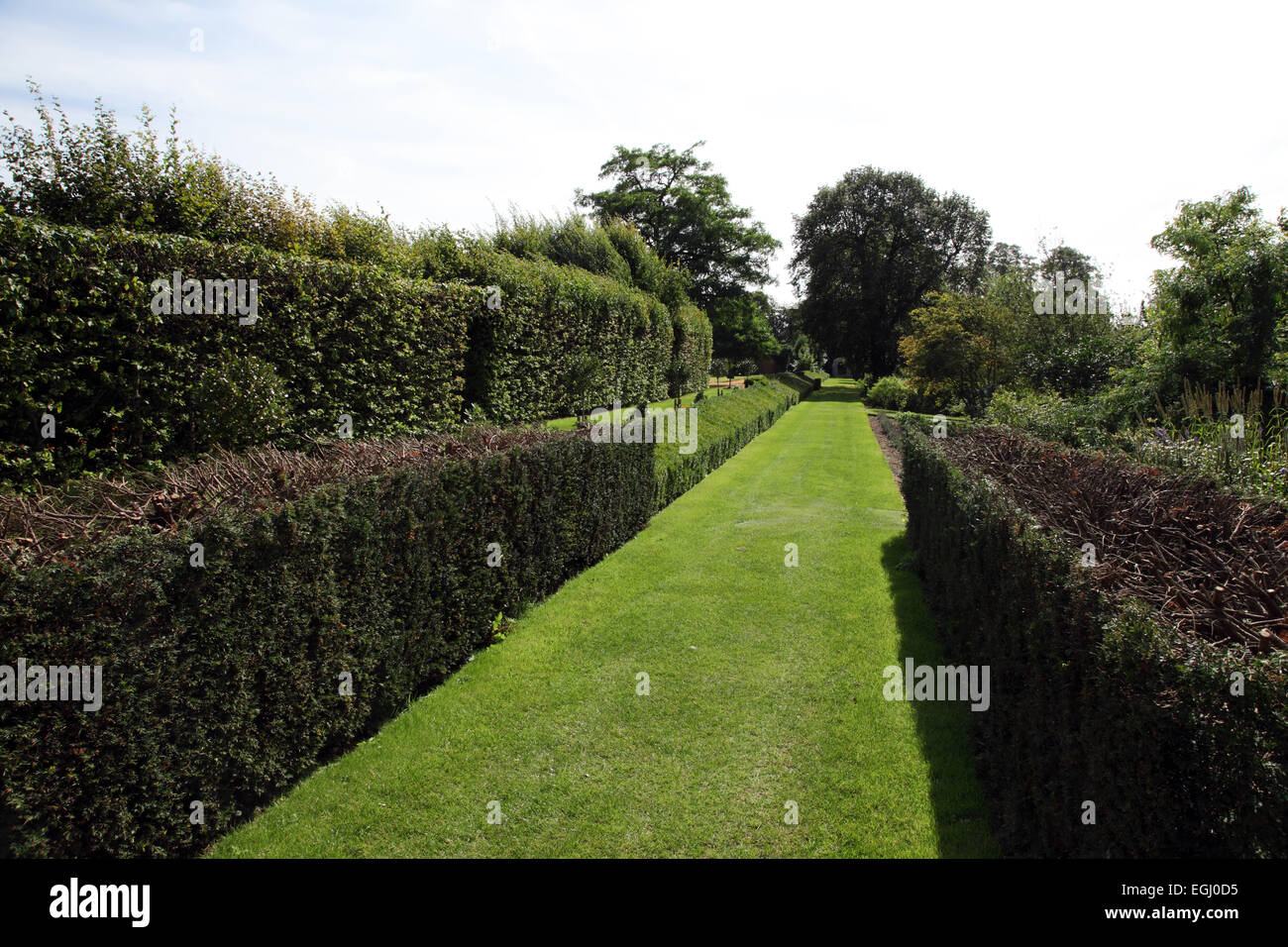 Castle Bromwich Hall Gardens, un jardin baroque anglais actuellement en restoratiion par la fiducie de Castle Bromwich Hall Gardens Banque D'Images