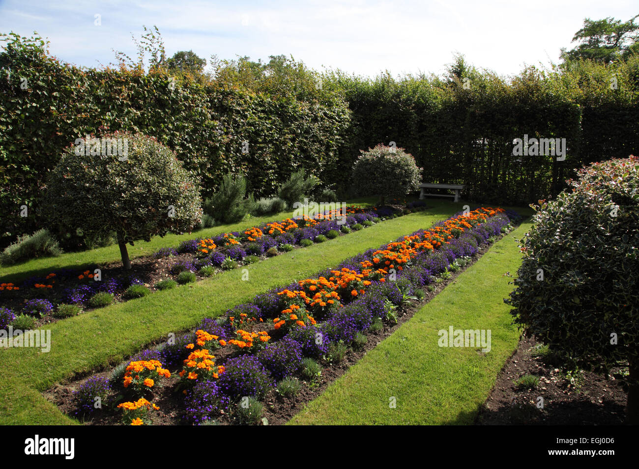 Castle Bromwich Hall Gardens, un jardin baroque anglais actuellement en restoratiion par la fiducie de Castle Bromwich Hall Gardens Banque D'Images