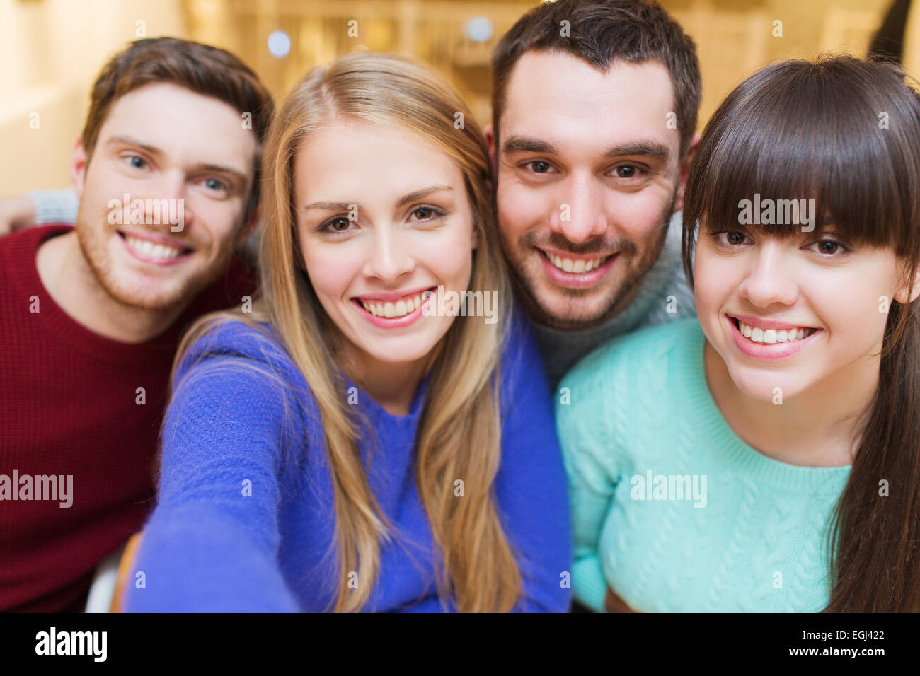 Group of smiling friends selfies Banque D'Images