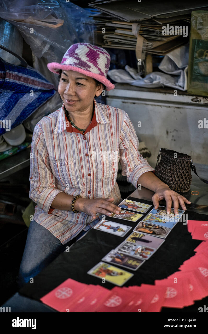 Lecteur de carte de tarot S. E. Asie Thaïlande Banque D'Images