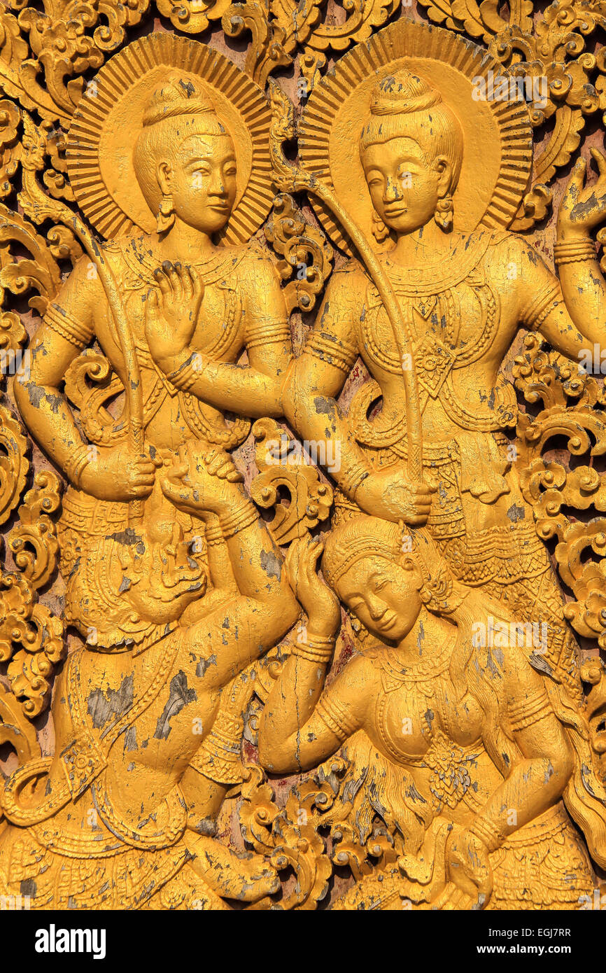 Sculpture en bois de l'épique Ramayana - Luang Prabang, Laos Banque D'Images