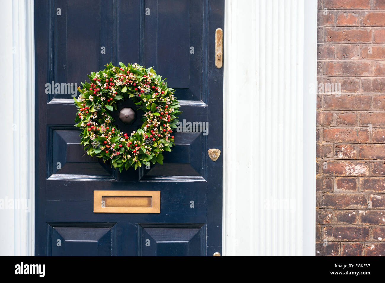 Couronne de Noël sur une porte à Londres spitalfields Banque D'Images