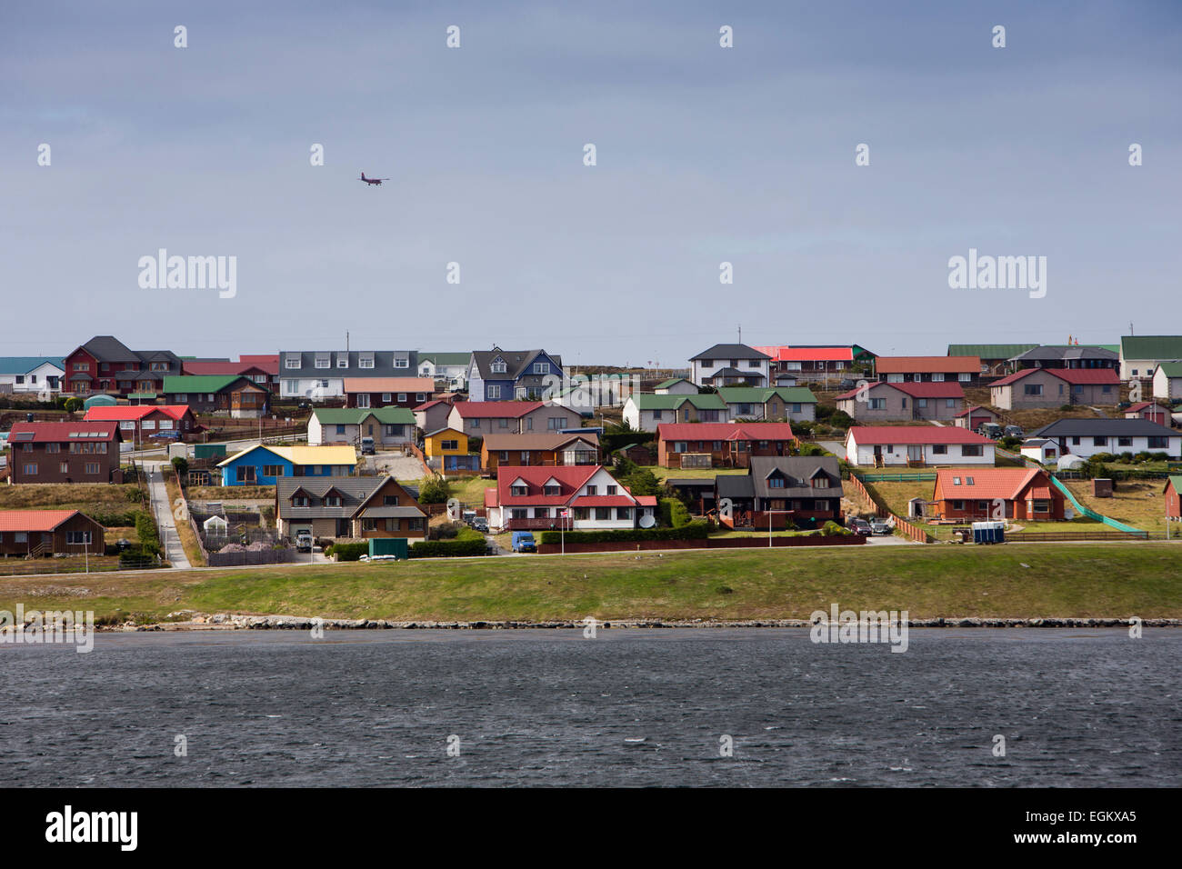 L'Atlantique Sud, Falklands, Port Stanley, maisons modernes sur Ross Road East Banque D'Images