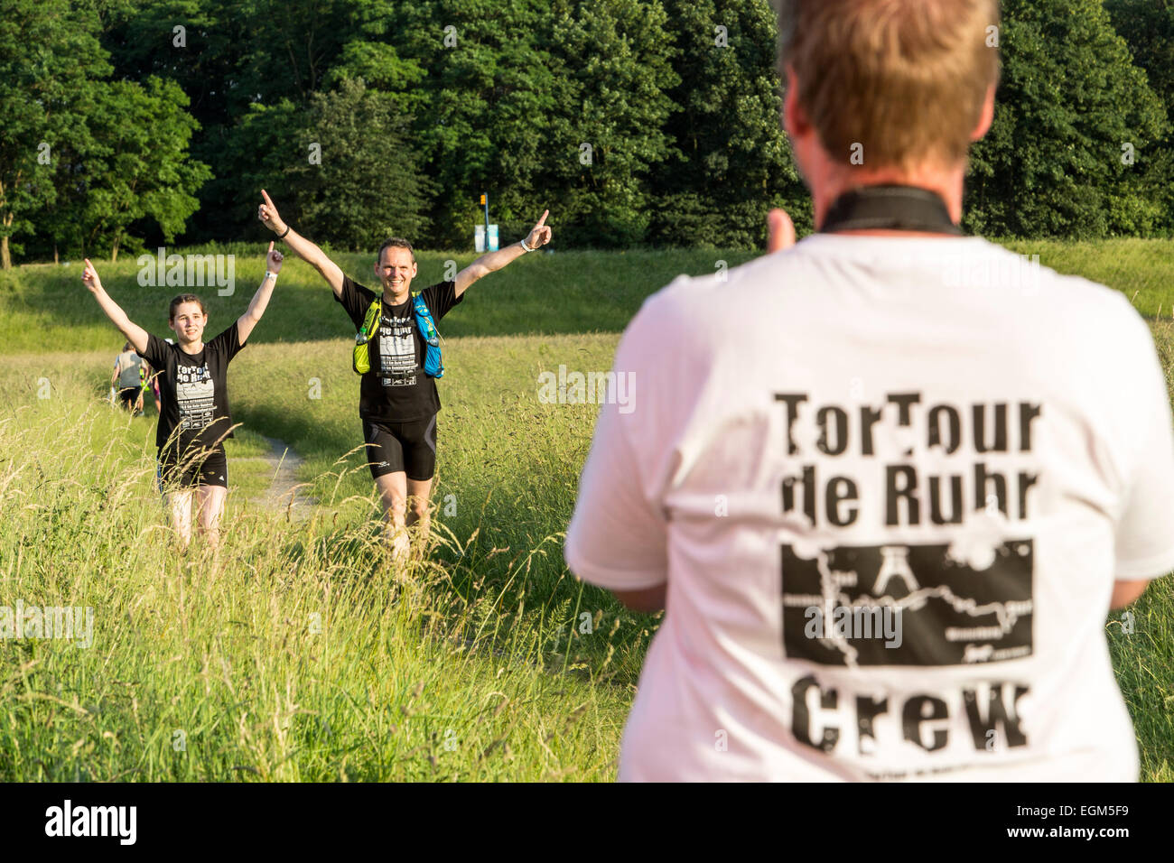 Ultra Marathon, 'TorTour de Ruhr', 230 kilomètres loin de la source de la Ruhr en Winterberg à Duisburg Banque D'Images