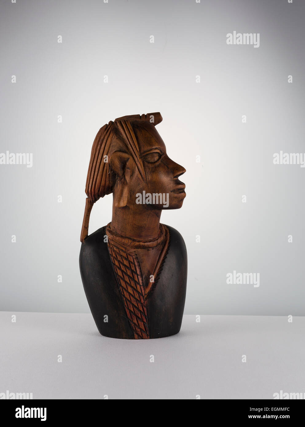 Sculpture en bois de guerrier Masai Banque D'Images