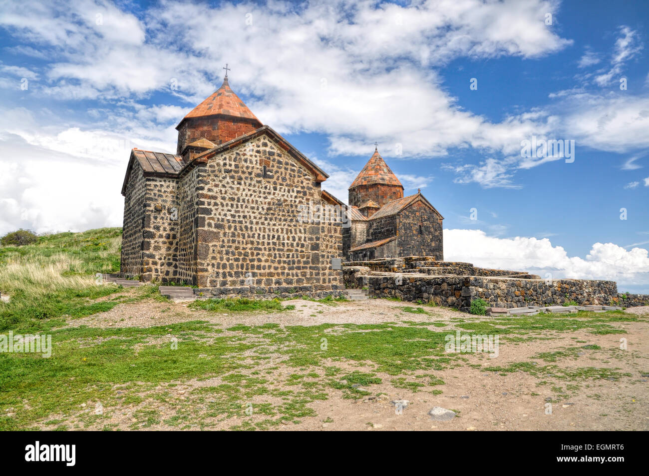 Vue panoramique d'une vieille église en Arménie Banque D'Images