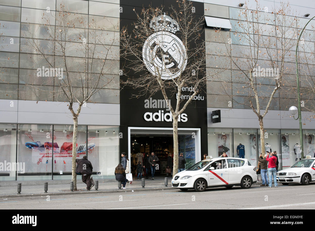 Le stade Bernabeu du Real Madrid football club boutique Banque D'Images