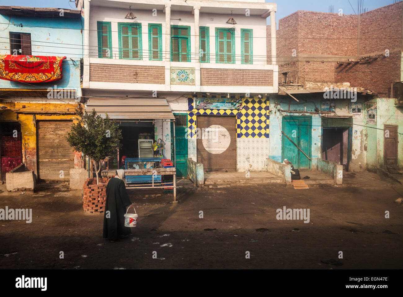 Un village égyptien dans la campagne entre Louxor et Le Caire. Banque D'Images