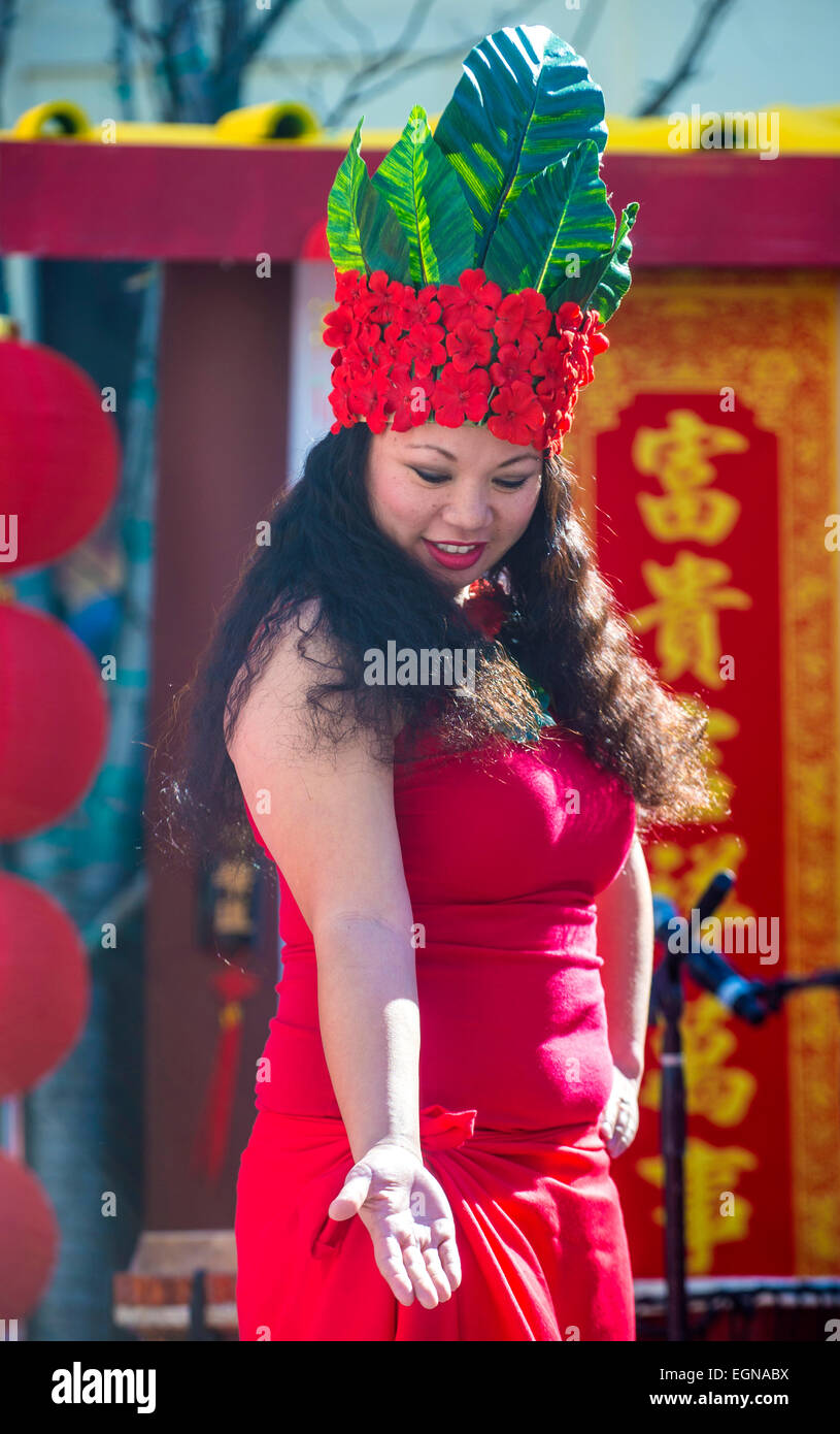 Danseur tahitien effectuer au Nouvel An chinois qui a eu lieu à Las Vegas Banque D'Images
