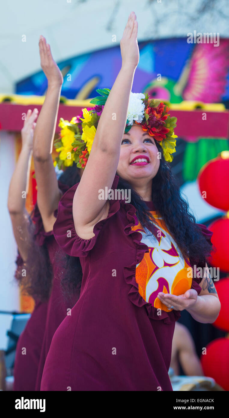Les spectacles de danse folklorique Tahitienne au Nouvel An chinois qui a eu lieu à Las Vegas Banque D'Images