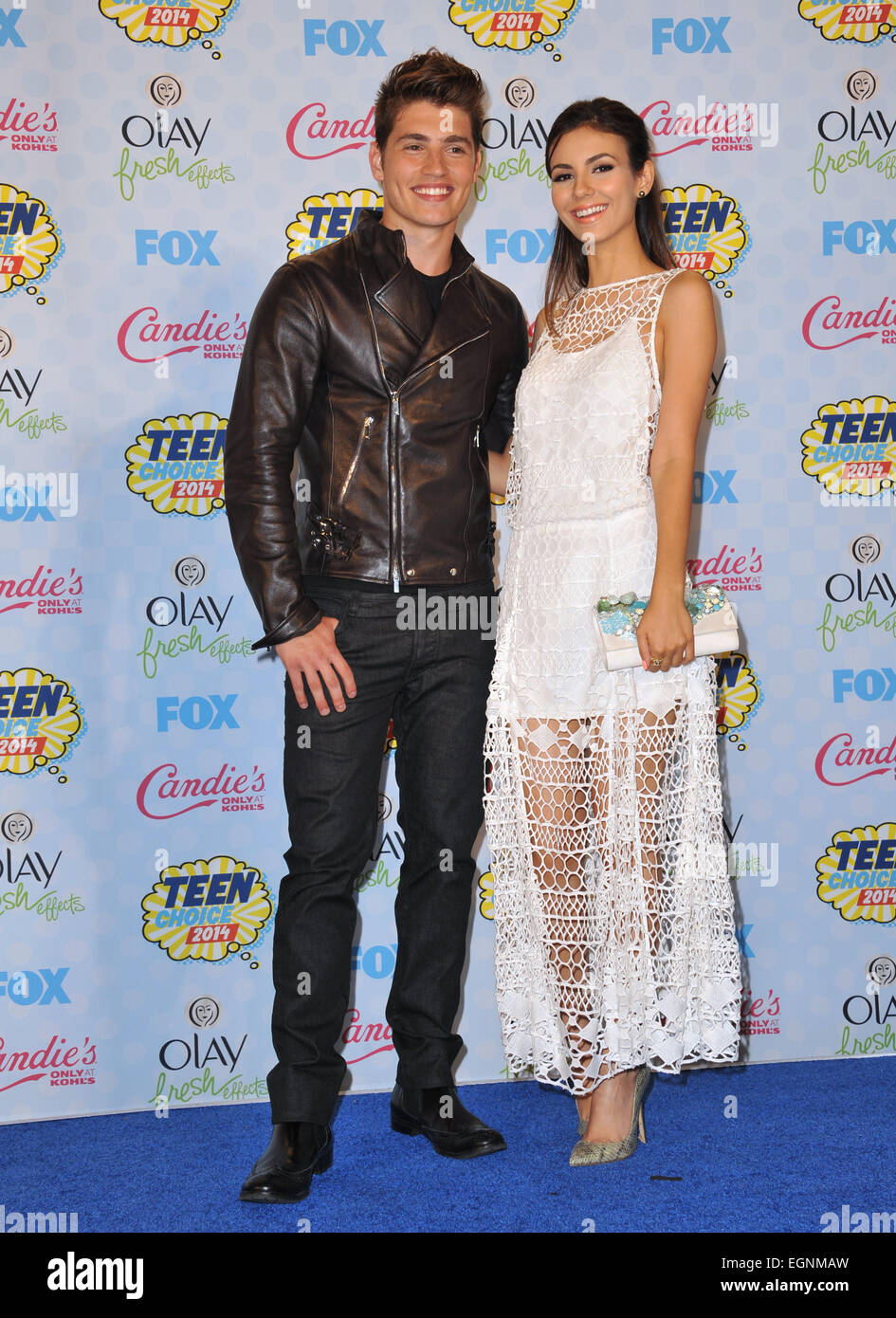 Gregg Sulkin Peliculas Y Programas De Television Gregg Sulkin, Victoria Justice au Teen Choice Awards 2014 le qt Shrine  Auditorium à Los Angeles.Gregg Sulkin, Victoria Justice événement dans la  vie d'Hollywood, Californie - Red Carpet Event, USA, Cinéma, Célébrités,