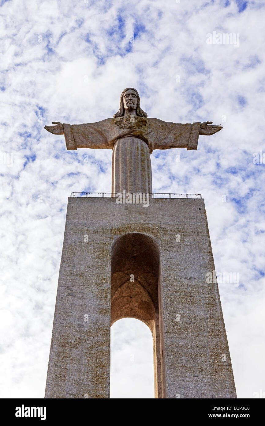 Le Christ Roi ou Cristo-Rei Sanctuary à Almada, la deuxième plus visité des sanctuaires dans Portugal Banque D'Images
