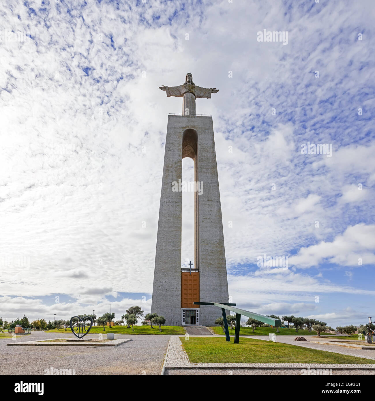 Le Christ Roi ou Cristo-Rei Sanctuary à Almada, la deuxième plus visité des sanctuaires dans le Portugal. Banque D'Images