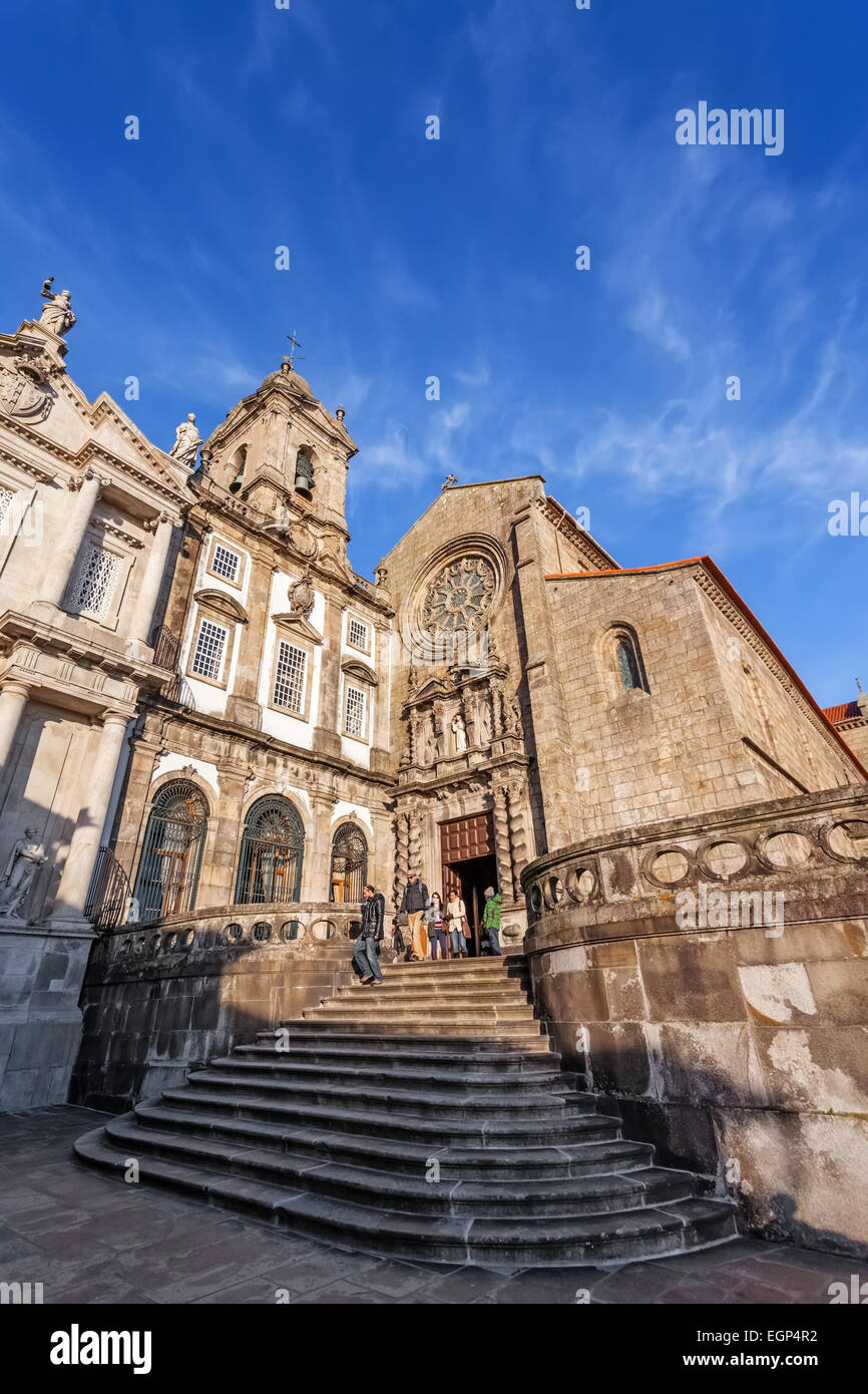 Porto, Portugal. L'église de São Francisco. L'architecture gothique du 14ème siècle dans le temple principal. Site du patrimoine mondial de l'Unesco Banque D'Images