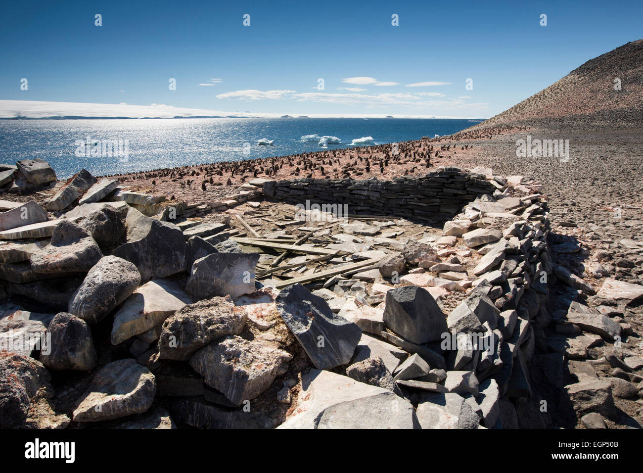 L'Antarctique, l'île Paulet, ruines de l'expédition Antarctique suédoise 1903 Larsen cabane en pierre Banque D'Images
